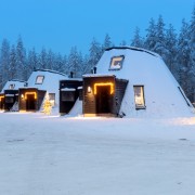 纵享皑皑白雪与极光星空：芬兰度假木屋酒店
