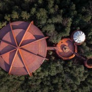 仿佛丛林里的探险奇遇：安徽齐云山自由家树屋“飞碟” 